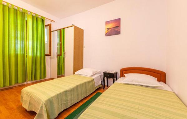 Appartement Apartman Ante à Zvecanje Extérieur photo